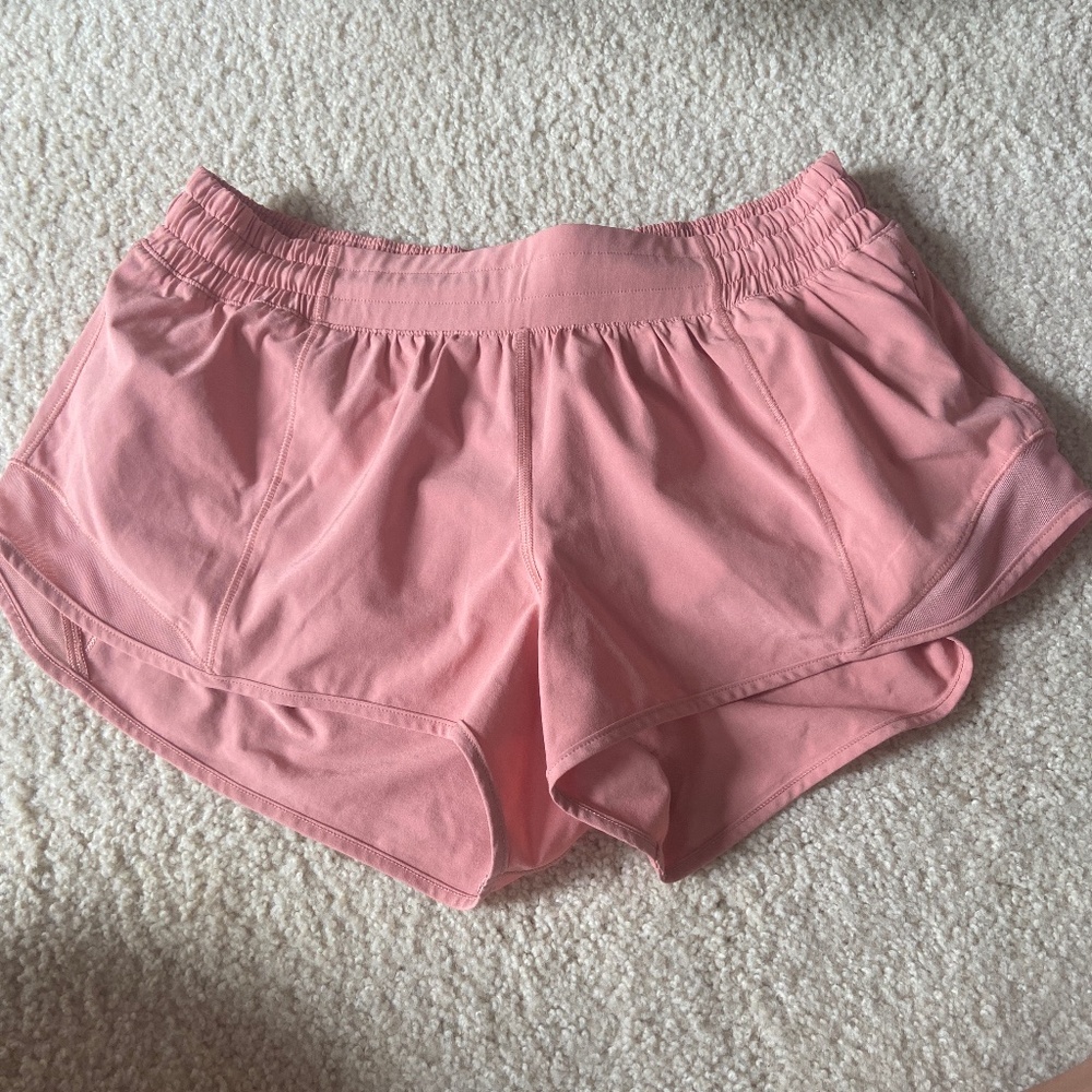 Lululemon Hotty Hot 2.5 Shorts (Size 8)